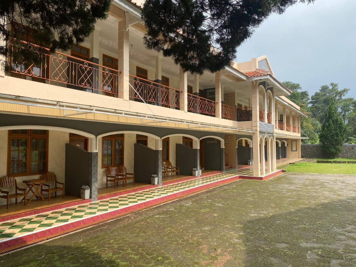 Hotel Puspa Sari Ciater Luaran gambar