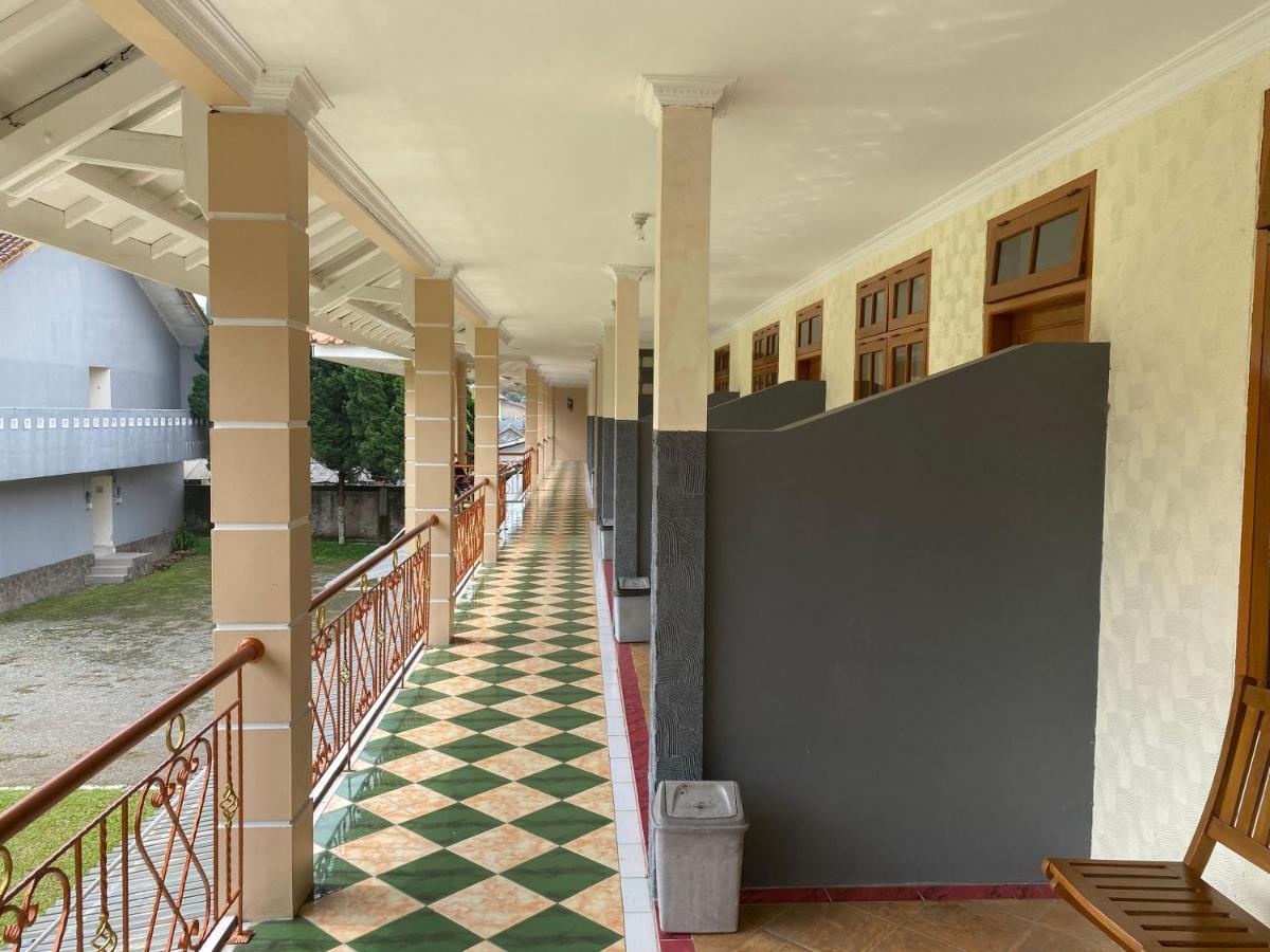 Hotel Puspa Sari Ciater Luaran gambar