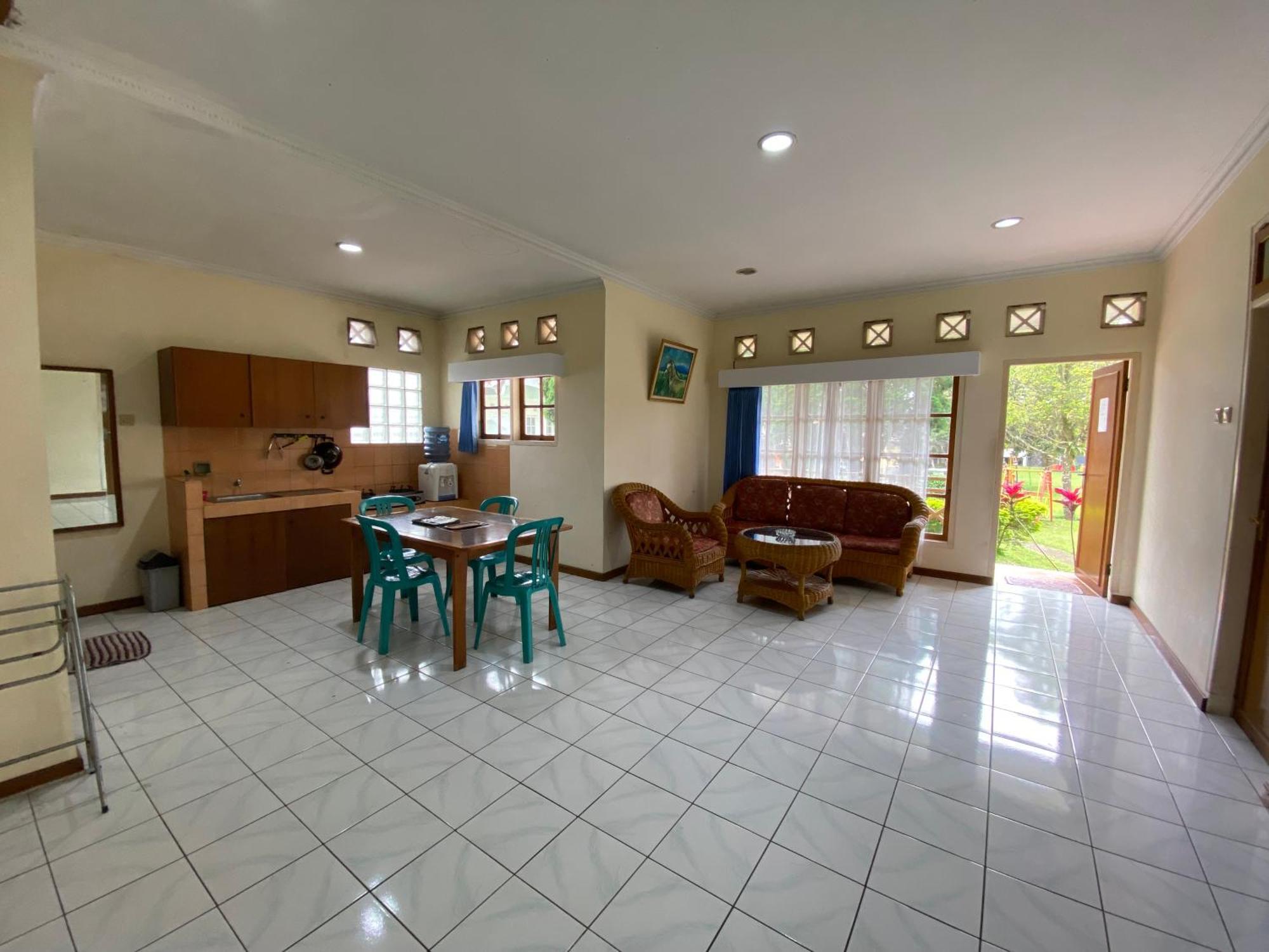Hotel Puspa Sari Ciater Luaran gambar